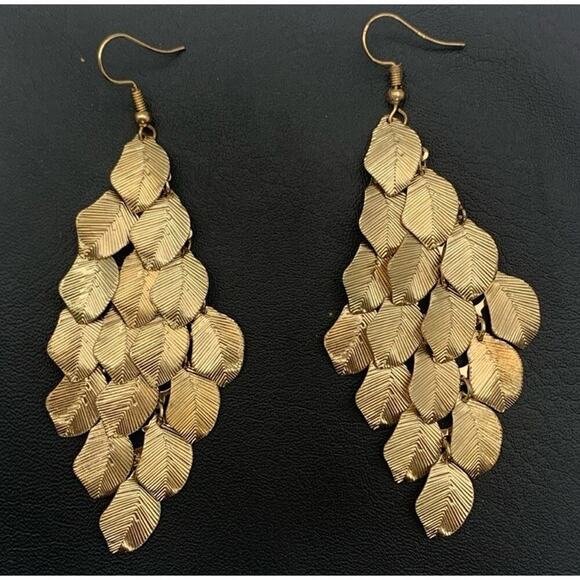 Beautiful Gold Tone Leaf Statement Dangly Pierced Earrings - Picture 2 of 5